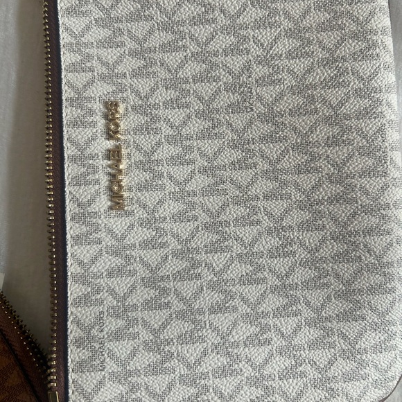 Michael Kors - Jet set triple pouch cross body - Picture 8 of 10